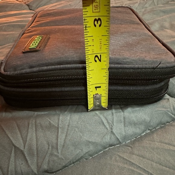 Organizing Case - Picture 6 of 7